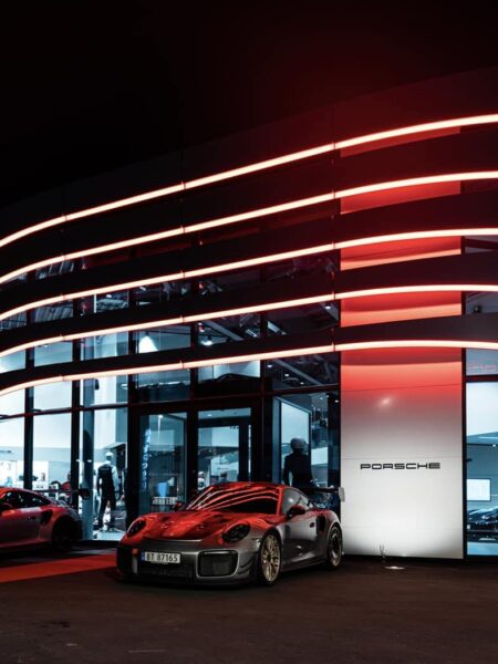 VR73 PORSCHE CENTER